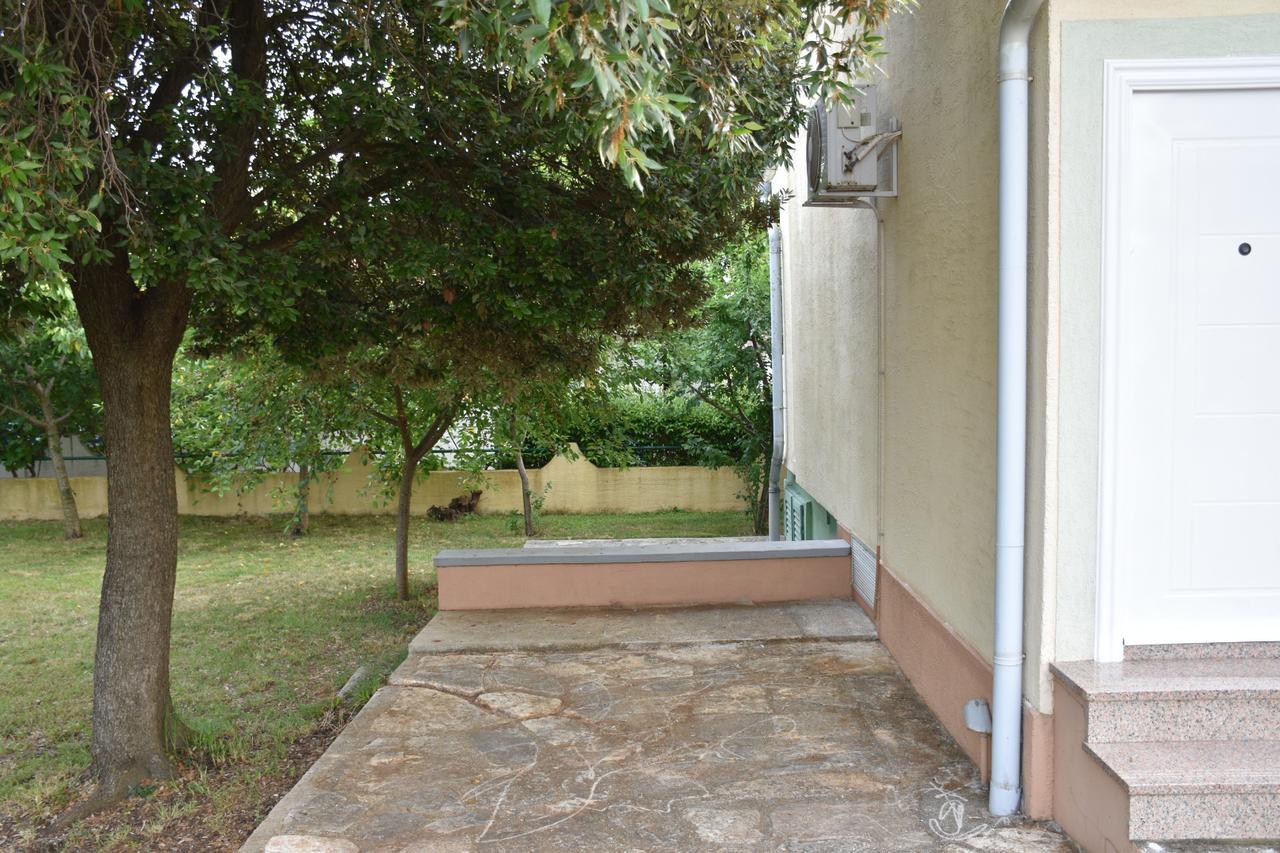 Apartments Antonija Punta Skala Next To Falkensteiner Resort Petrcane Exterior photo